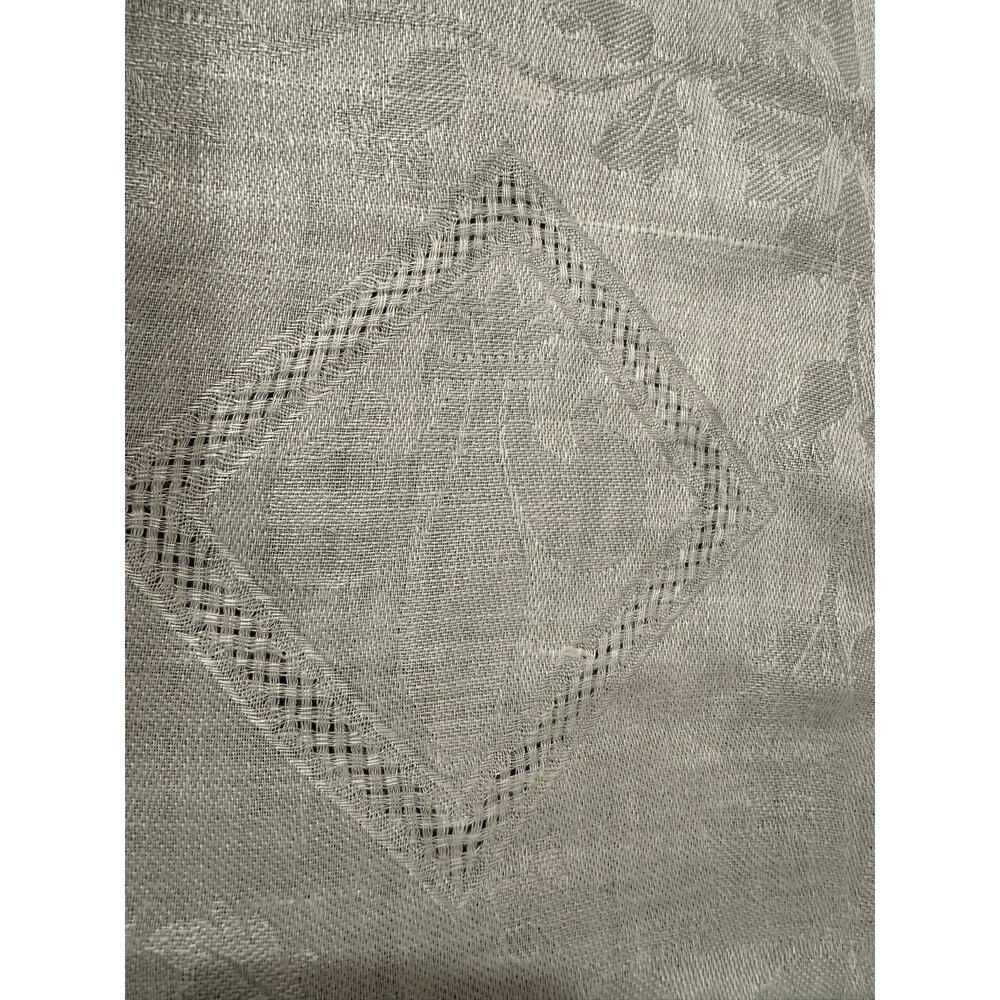 Vintage Rectangular Tablecloth - Picture 3 of 3